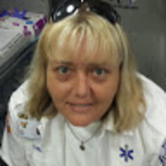 Meet your Posher, Nicole - Picture 1 of 1